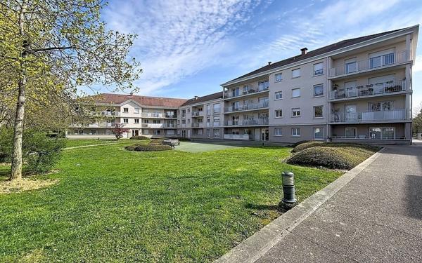 Appartement à vendre    3 pièces • 67,18 m2 Guyancourt