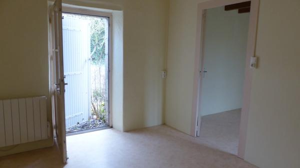 Dpt Deux Sèvres (79), à vendre AIRVAULT immeuble 4 LOTS Terrain 4573 m²