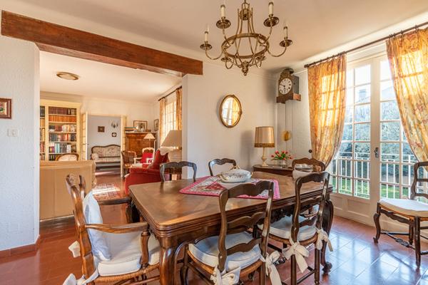 Maison à vendre à Carpentras 7 pièces 177 m²