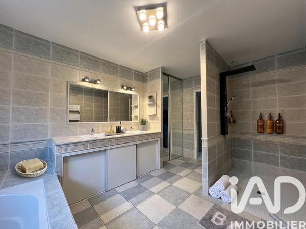 Maison à vendre 5 pièces 161 m² Vayres
