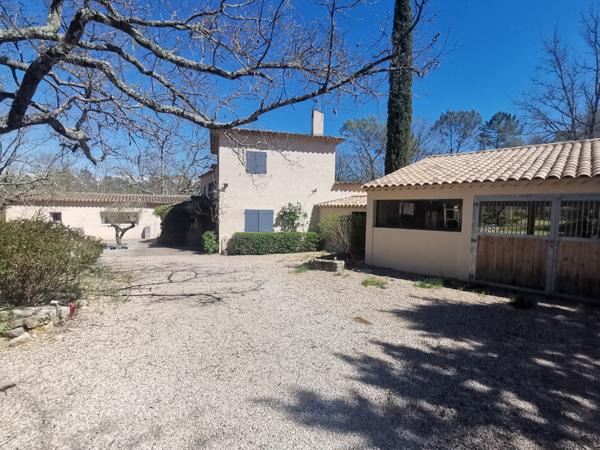 Tourrettes (83440) À Tourrettes, immobilier de prestige : propriété à vendre, idéal investisseur