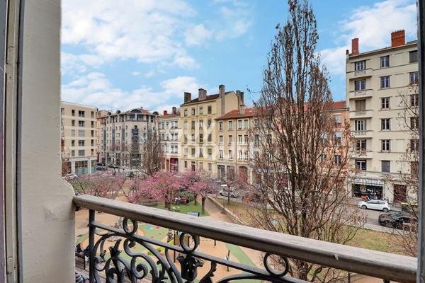 Plateau de 58m² Place Jules Guesde