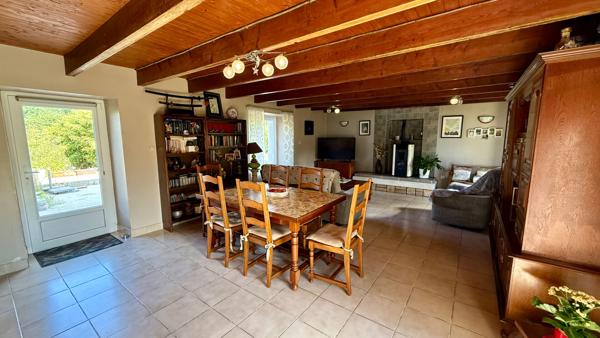 Corps de ferme - 116,14 m2 - terrain de 2400 m2 - GUILERS