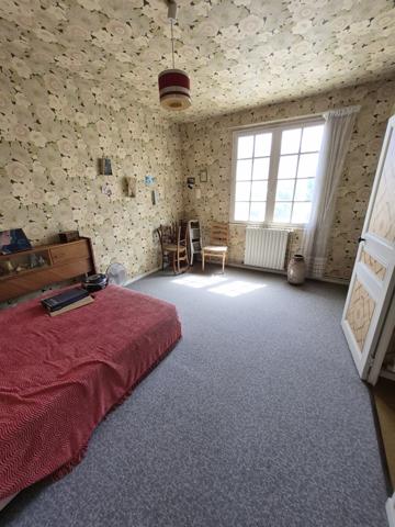 Maison avec dépendance et 2000 m² terrain