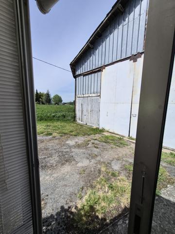 Maison avec dépendance et 2000 m² terrain