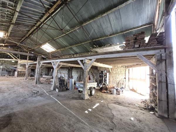 Maison avec dépendance et 2000 m² terrain