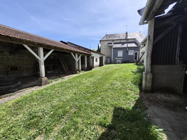 Maison avec dépendance et 2000 m² terrain