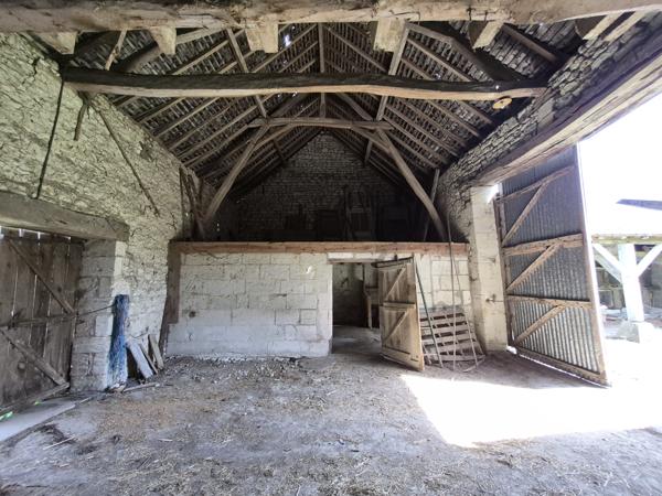 Maison avec dépendance et 2000 m² terrain