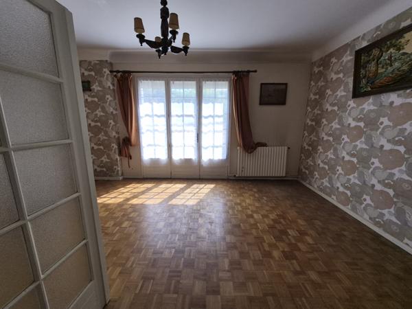 Maison avec dépendance et 2000 m² terrain