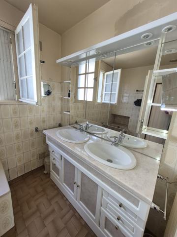 Maison avec dépendance et 2000 m² terrain