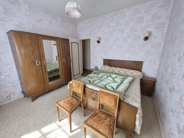 Maison avec dépendance et 2000 m² terrain
