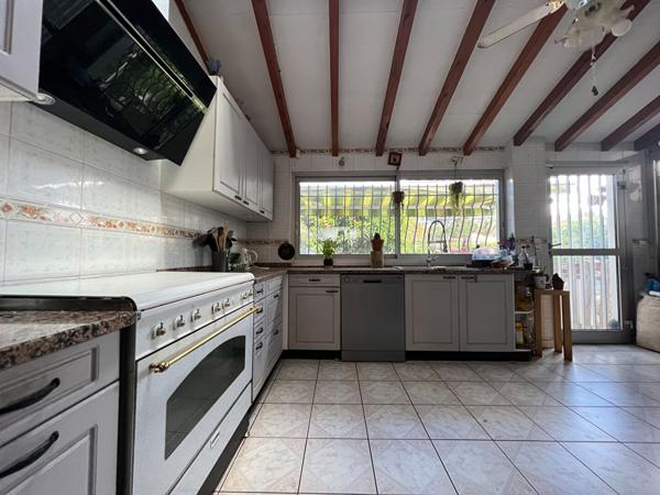 Villa 7 pièce(s) 173 m2 avec jardin et garage secteur Sabardeil!