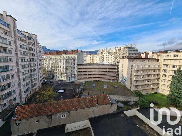 Appartement 3 pièces de 85 m² à Grenoble (38000)
