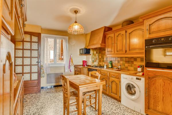 Bonson (06830) Bonson - Maison de Village 3 chambres + cave