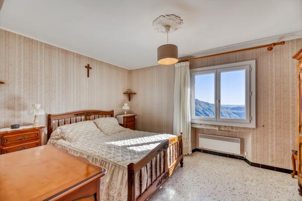 Bonson (06830) Bonson - Maison de Village 3 chambres + cave