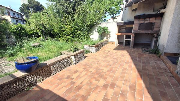 Septèmes-les-Vallons (13240) Pavillon type 5 Mitoyen des 2 côté + garage + cave