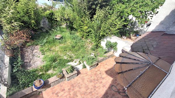 Septèmes-les-Vallons (13240) Pavillon type 5 Mitoyen des 2 côté + garage + cave