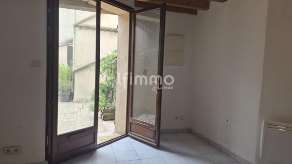 Appartement sur 1 étage avec cour commune