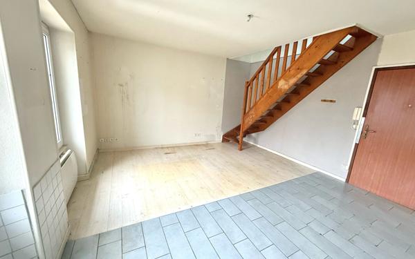 Appartement à vendre    2 pièces • 49 m2 Villette-lès-Dole