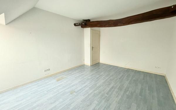 Appartement à vendre    2 pièces • 49 m2 Villette-lès-Dole