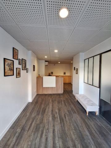 Local commercial à louer à Chelles 65 m² en rez-de-chaussée