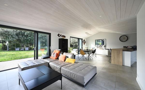 Maison à vendre    5 pièces •  La Flotte