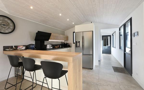 Maison à vendre    5 pièces •  La Flotte