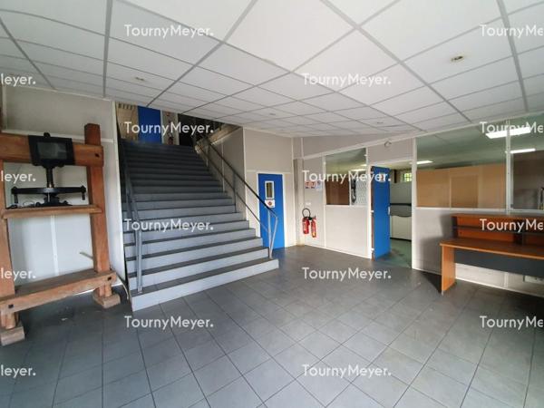 BATIMENT INDEPENDANT A VENDRE - AMBARES ET LAGRAVE