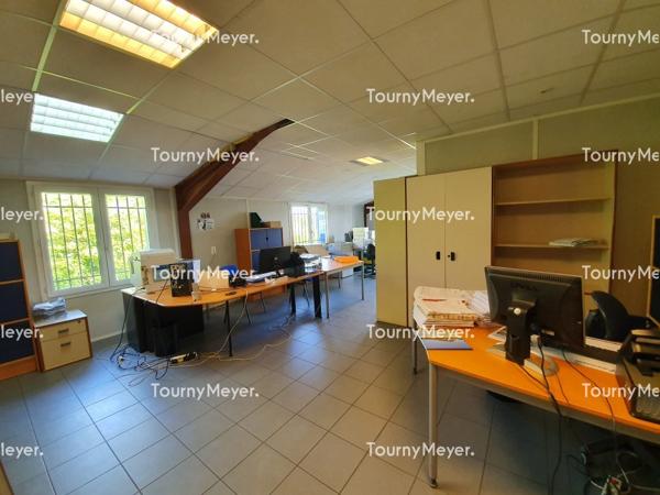 BATIMENT INDEPENDANT A VENDRE - AMBARES ET LAGRAVE