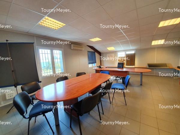 BATIMENT INDEPENDANT A VENDRE - AMBARES ET LAGRAVE