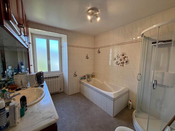 Immeuble à vendre USTARITZ (64)
