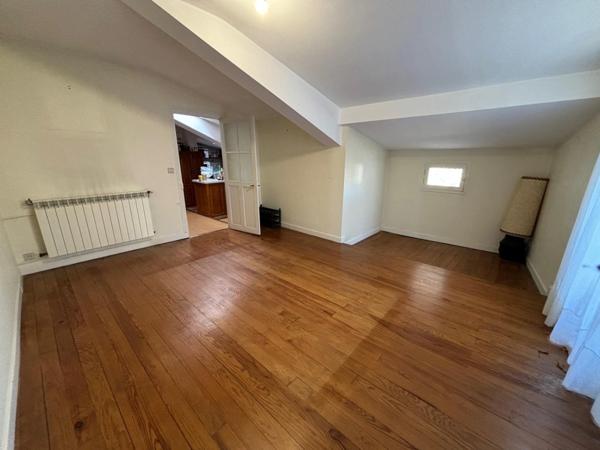 Immeuble à vendre USTARITZ (64)