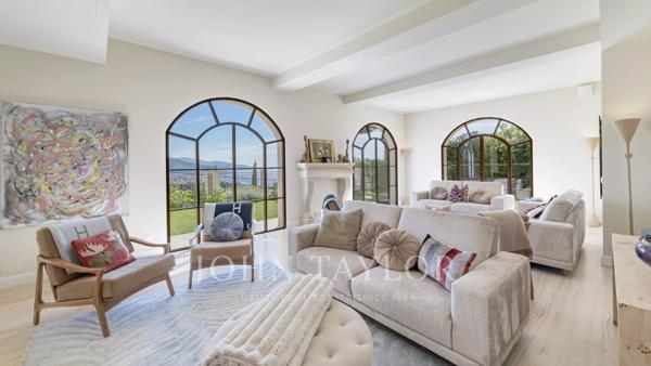 ROQUEBRUNE CAP MARTIN - VILLA NEO CONTEMPORAINE - 5 CHAMBRES - VUE MER PANORAMIQUE- PISCINE - GARAGES