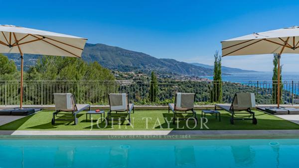 ROQUEBRUNE CAP MARTIN - VILLA NEO CONTEMPORAINE - 5 CHAMBRES - VUE MER PANORAMIQUE- PISCINE - GARAGES