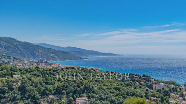 ROQUEBRUNE CAP MARTIN - VILLA NEO CONTEMPORAINE - 5 CHAMBRES - VUE MER PANORAMIQUE- PISCINE - GARAGES