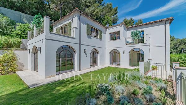 ROQUEBRUNE CAP MARTIN - VILLA NEO CONTEMPORAINE - 5 CHAMBRES - VUE MER PANORAMIQUE- PISCINE - GARAGES