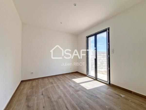 Villa T5 4 chambres 105 m² piscine et garage NEUF