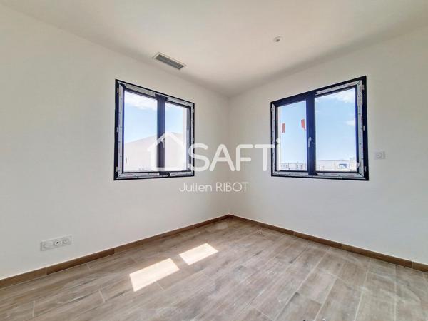 Villa T5 4 chambres 105 m² piscine et garage NEUF