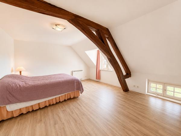 Maison
         9 pièces
        - 238 m² Exclusivité 245 000 € *