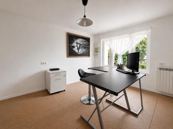 Maison
         9 pièces
        - 238 m² Exclusivité 245 000 € *