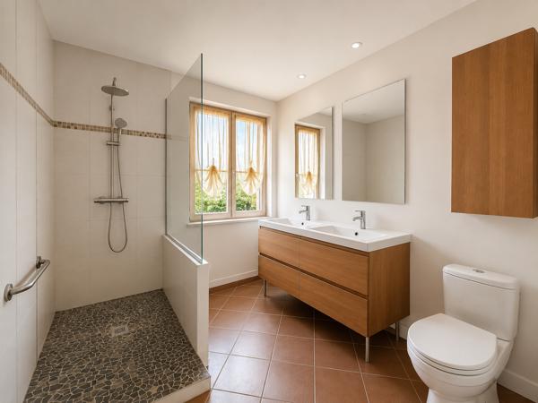 Maison
         9 pièces
        - 238 m² Exclusivité 245 000 € *