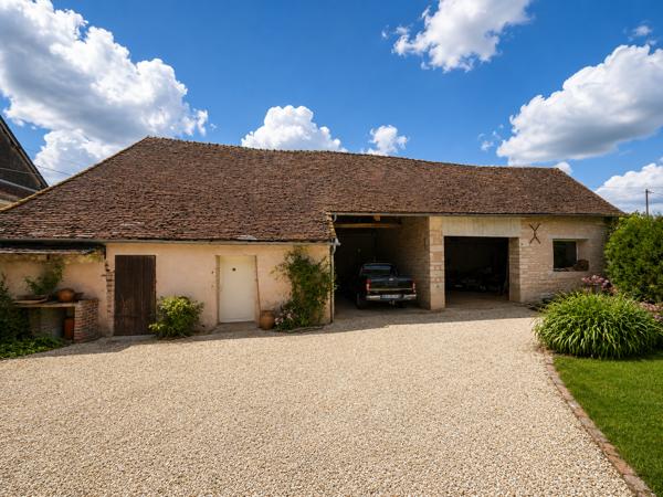 Maison
         9 pièces
        - 238 m² Exclusivité 245 000 € *