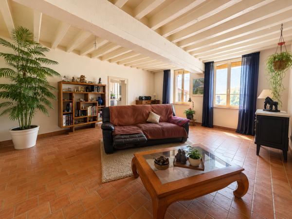 Maison
         9 pièces
        - 238 m² Exclusivité 245 000 € *