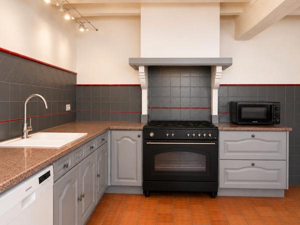 Maison
         9 pièces
        - 238 m² Exclusivité 245 000 € *