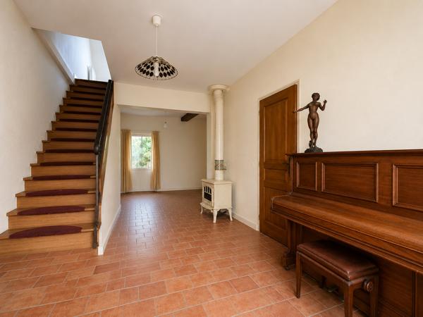 Maison
         9 pièces
        - 238 m² Exclusivité 245 000 € *