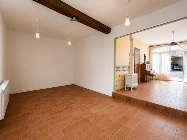 Maison
         9 pièces
        - 238 m² Exclusivité 245 000 € *