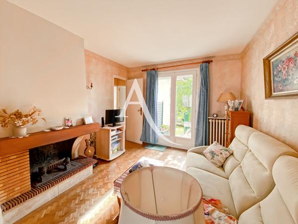 Maison Bois d'Arcy 4 pièce(s) 80 m2 beau potentiel.