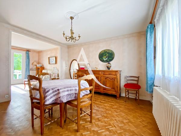 Maison Bois d'Arcy 4 pièce(s) 80 m2 beau potentiel.