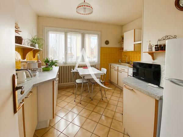 Maison Bois d'Arcy 4 pièce(s) 80 m2 beau potentiel.