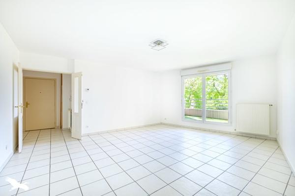 Appartement à louer 1 300 € CC Bron 4 p 90 m² DPE C